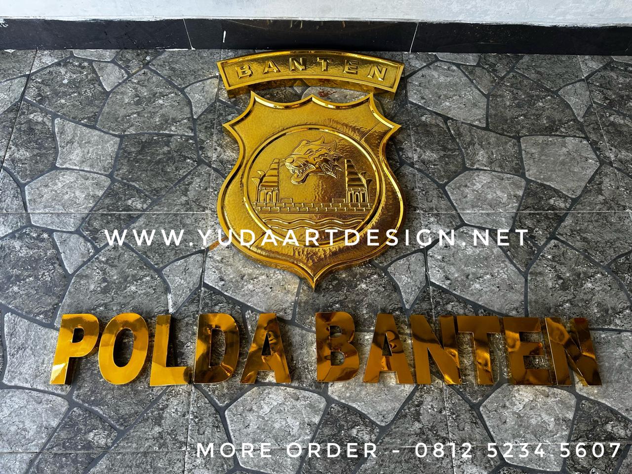 Jasa Pembuatan Logo Kuningan Custom: Logo Relief Timbul + Huruf Balok untuk Instansi Resmi (Polda)