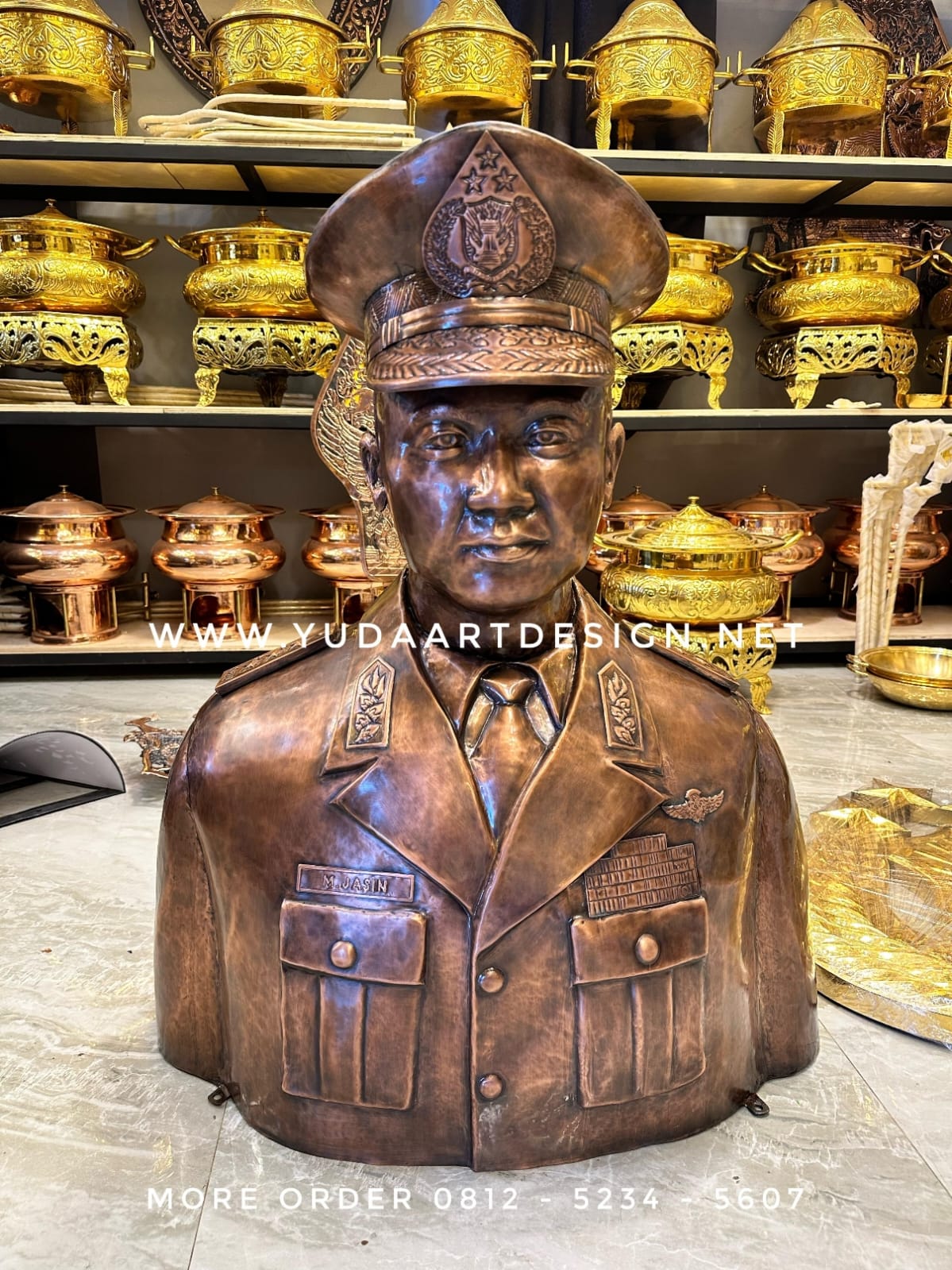 Patung Manusia Tembaga Custom: Jasa Pembuatan Desain Figuratif Apapun, Skala Monumental atau Personal