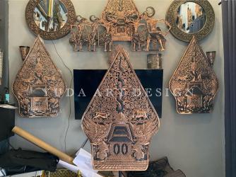 Gunungan Tembaga Hiasan Dinding Custom: Ornamen Wayang Handmade, Pemasangan Mudah dengan Braket