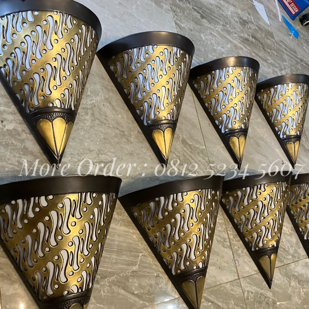 Lampu Dinding Tembaga & Kuningan